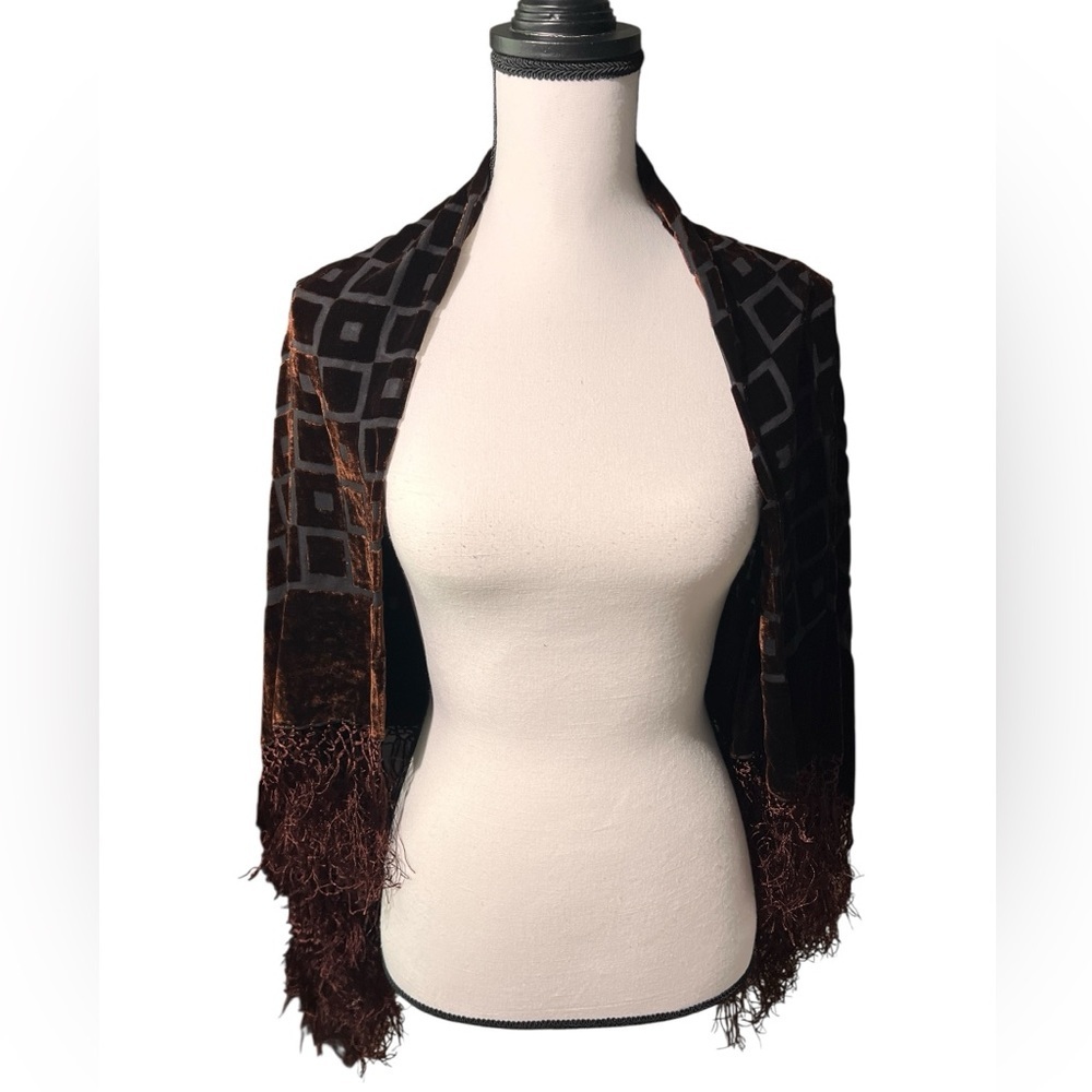Beautiful Copper Brown and Black Geometric Shawl with Fringe, approx. 54”x51” - Picture 4 of 9